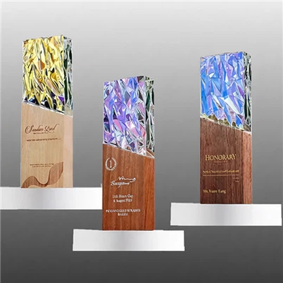 Saray Pabwaaan na Pakanengneng ed Kristal